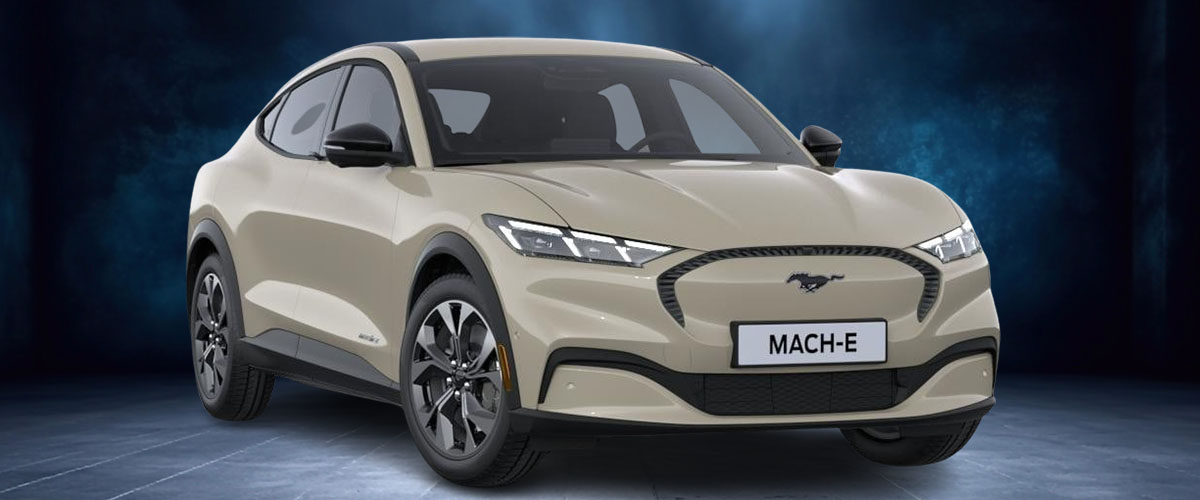 zu sehen: beiger Ford Mustang Mach-E